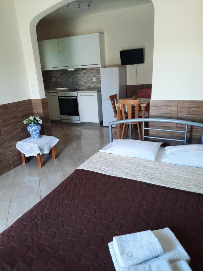 奥马斯帕纳吉亚斯Sofia & Lakis House公寓 外观 照片